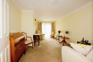 LIVING ROOM- click for photo gallery